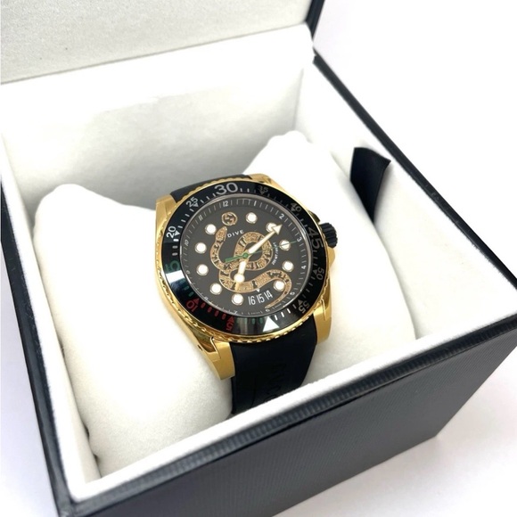 Gucci Dive Watch YA136219 45mm Gold and Black - Picture 3 of 12